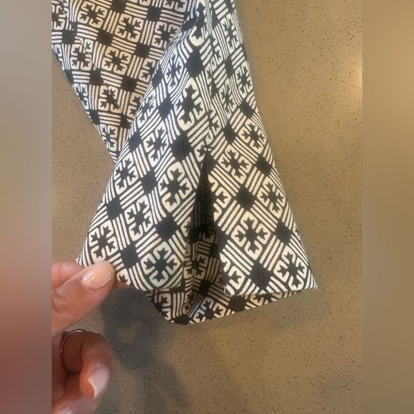 Tory Burch Women's Black & White Geometric Side Zip Ankle Pants Size 4 - Picture 7 of 10